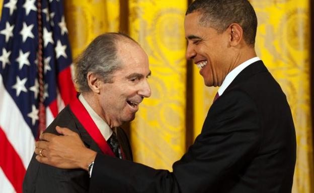 Roth recibe de manos de Obama la Medalla Nacional de Humanidades. 