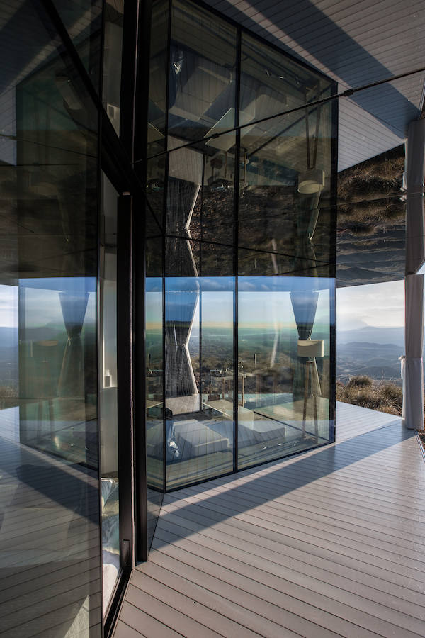 La casa del desierto ya está instalada en pleno desierto de Gorafe. Los 20 metros cuadrados albergan un dormitorio, baño, cocina y zona de estar