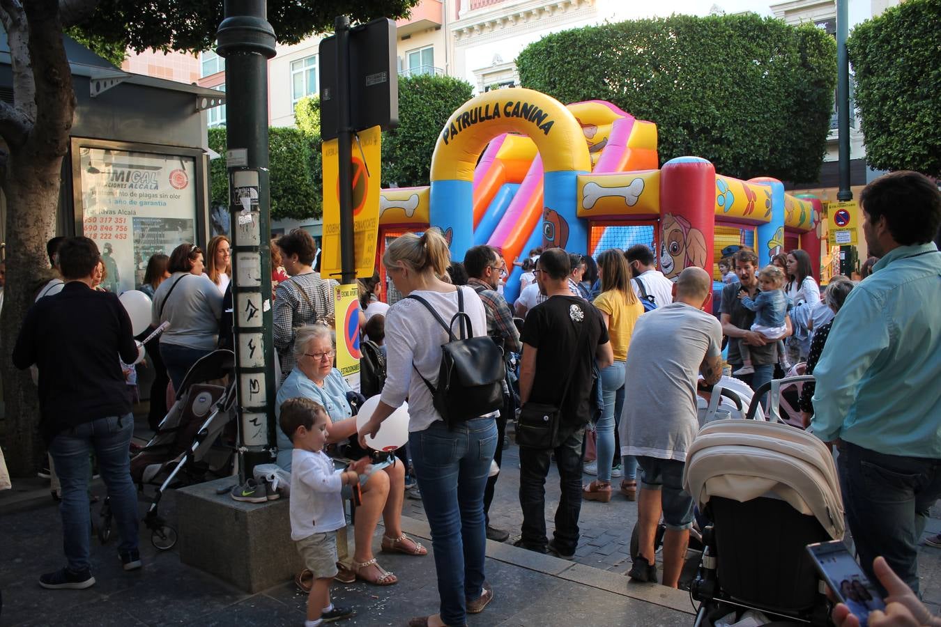 Miles de almerienses volvieron a encontrarse en este evento anual, en el que se promocionaron las bondades de la cocina local