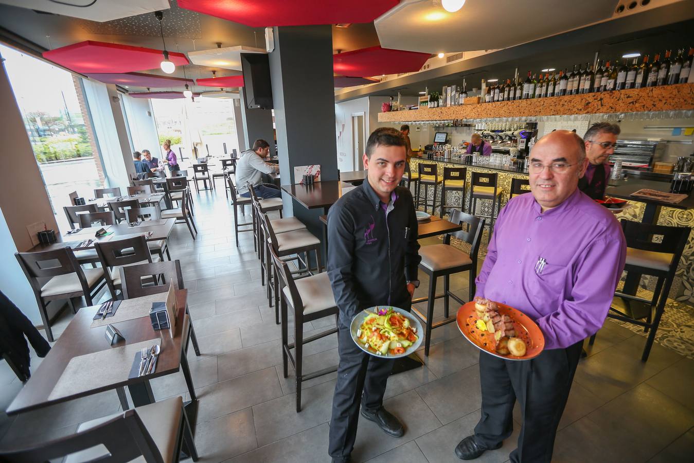 José Antonio Teba, propietario de Bodega Teba: «Sabe a arroz, a buenos ratos y a buena compañía»