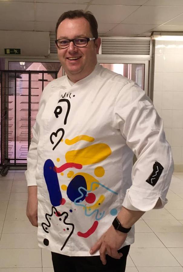 Nicolás Fernández, Chef de La Borraja catering: «Sabe a manzanilla, a gambas, a jamón y a churros con chocolate al alba»