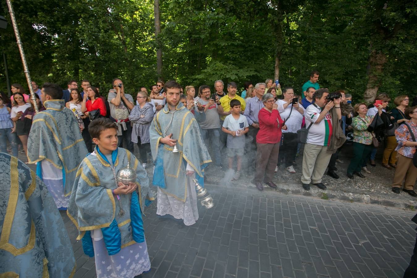 La imagen de la Virgen iba sobre su paso de orfebrería a las órdenes de Dionisio Martínez yde Eduardo Salamanca
