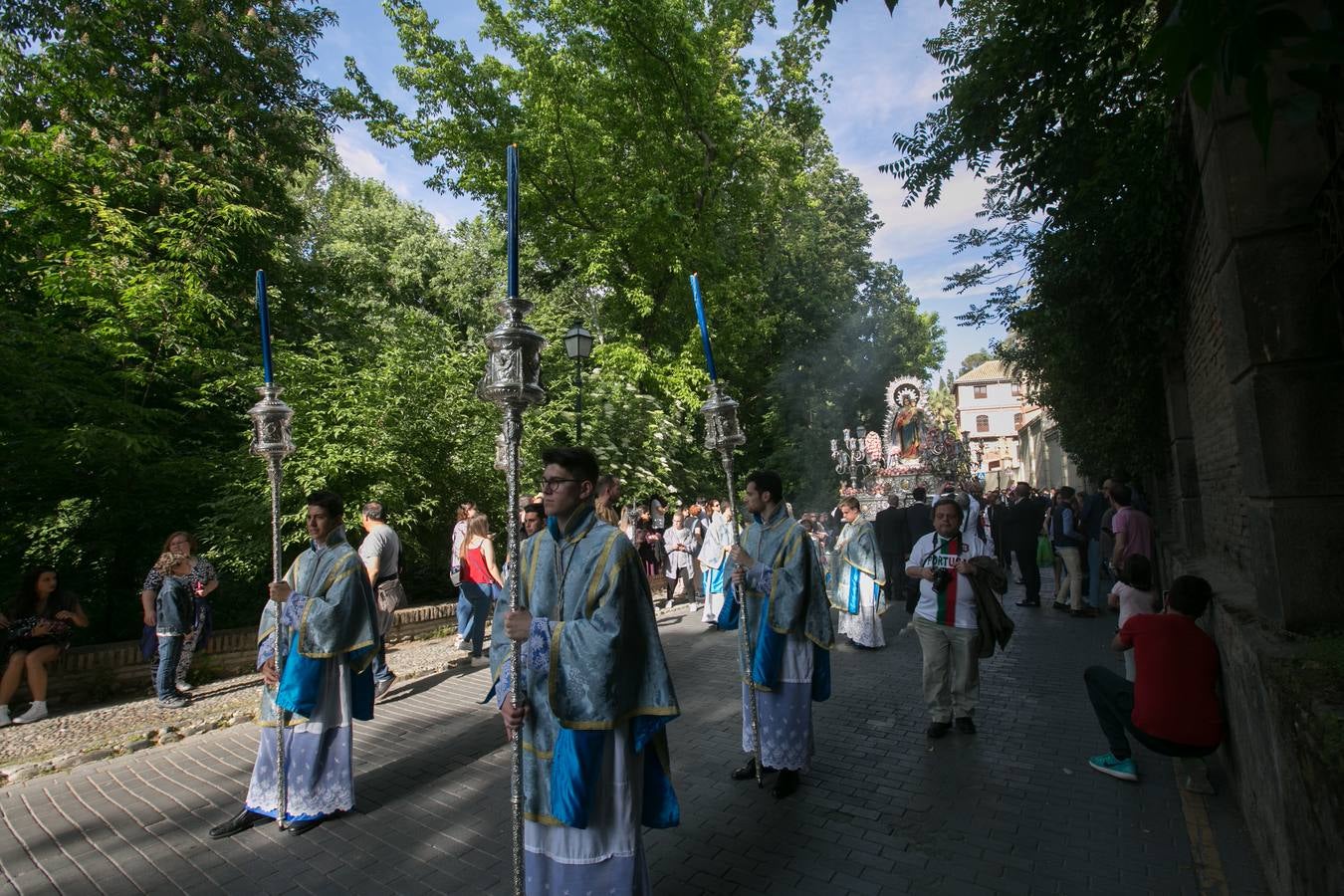 La imagen de la Virgen iba sobre su paso de orfebrería a las órdenes de Dionisio Martínez yde Eduardo Salamanca