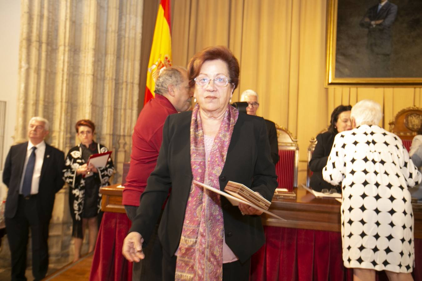 El Crucero del Hospital Real acogió ayer viernes el acto de entrega de medallas y distinciones honoríficas por parte de la UGR a miembros de la comunidad universitaria, presidido por la rectora Pilar Aranda