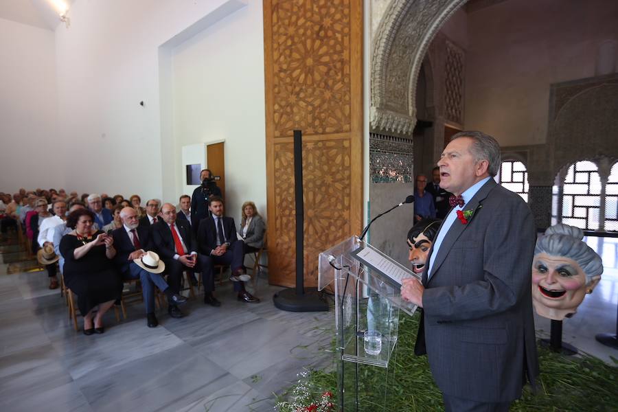 El periodista granadino ha dado así el pistoletazo de salida a la Feria del Corpus desde el Cuarto Real de Santo Domingo 