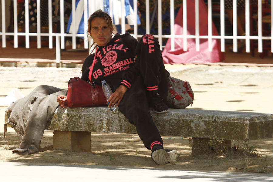 Con un sol radiante, el ferial empezó a llenarse de buen ambiente, mejor comida, y ganas de fiesta. Para ver todas las fotos del Corpus,  en este enlace .