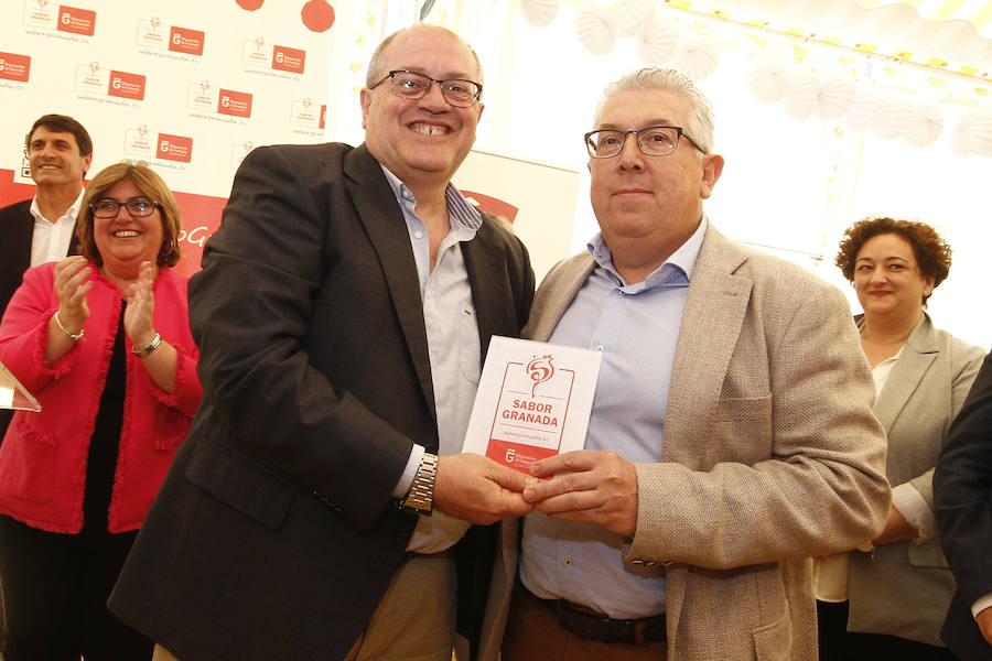 La diputada provincial de Desarrollo Sostenible y Empleo, Ana Muñoz, ha inaugurado el espacio destinado a la plataforma en la caseta de Diputación en la Feria del Corpus 2018. Más fotos de Corpus,  en este enlace