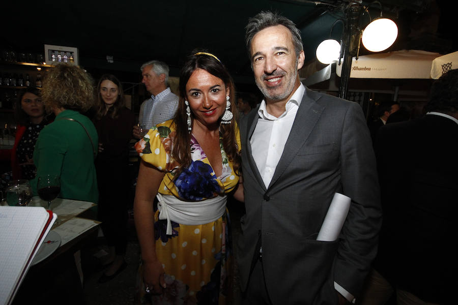 Las primeras caras conocidas que se acercaron a brindar por la alegría de estas jornadas fue una buena representación de Ciudadanos con el diputado nacional Luis Salvador al que acompañaba la plana mayor de los concejales del ayuntamiento de la capital