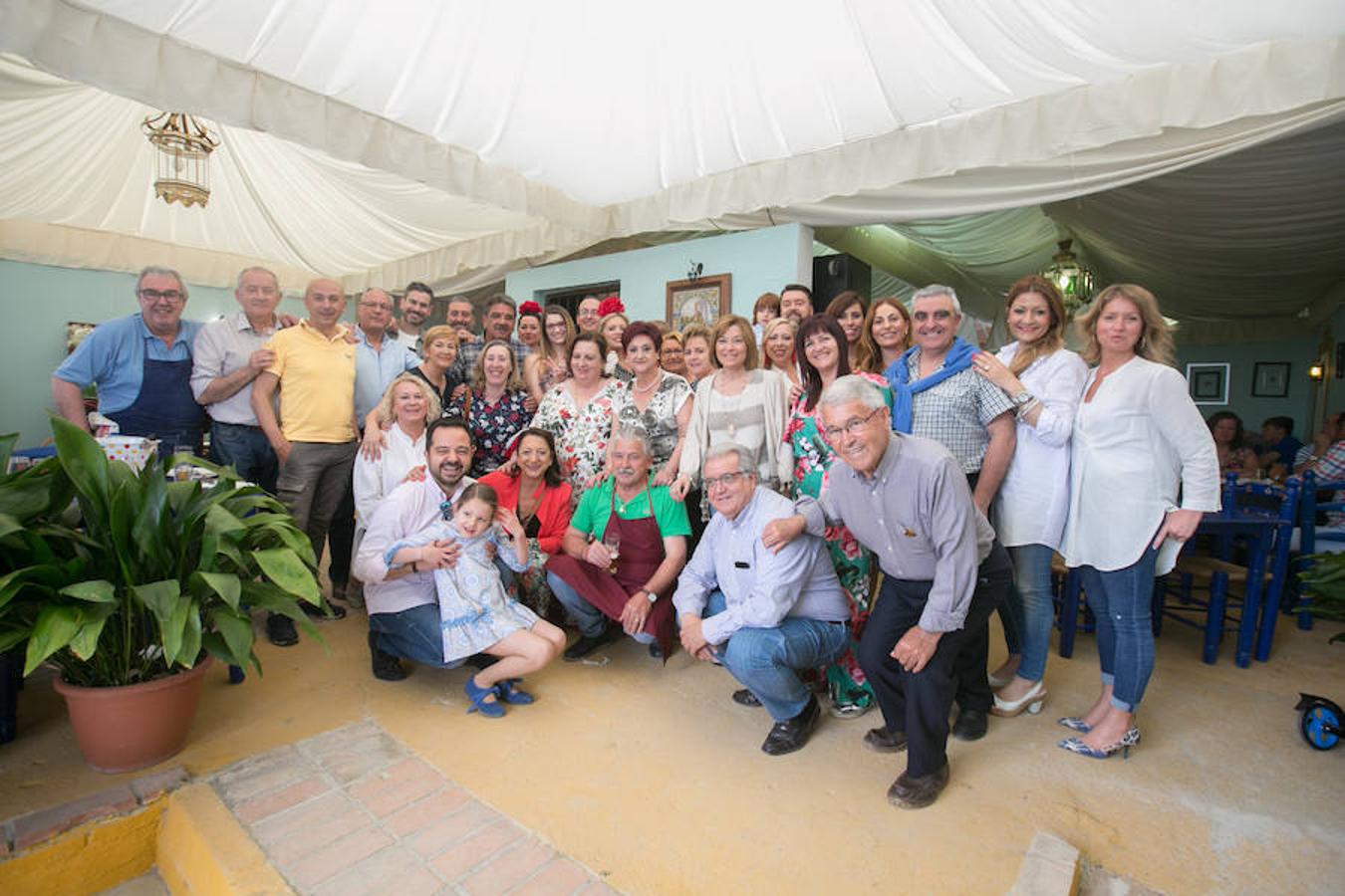 Aires de Fiesta. Tras muchos años de Corpus, en esta caseta saben como llenar el aire de fiesta. Lo hacen con actividades como la que celebran el próximo jueves, ya de madrugada. Es una degustación de gachas con miel y picatostes. Buena gente la de esta caseta.Puedes ver todas las fotos de este Corpus  en este enlace .