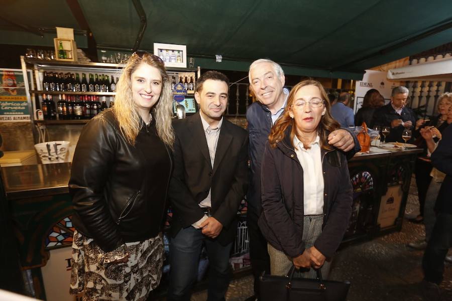 Mediodía y noche llenos de intensidad y de caras conocidas. Puedes ver tpdas las fotografías del Corpus en  este enlace