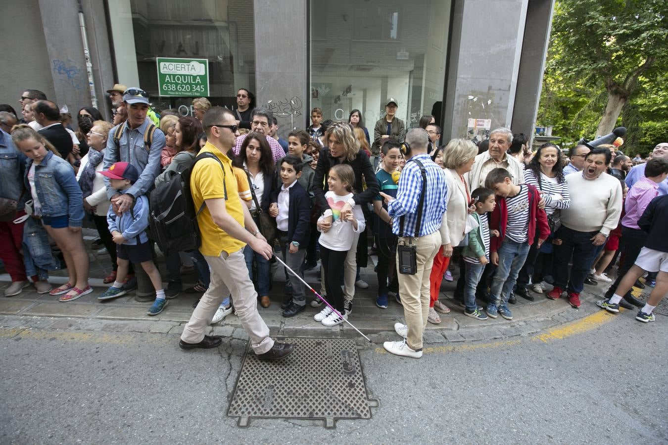 Música, diversión y también moda, en el arranque de los días grandes de la Feria del Corpus, que ha vivido una mañana vibrante con calles abarrotadas. Puedes ver todas las fotos del Corpus pinchando en  este enlace .