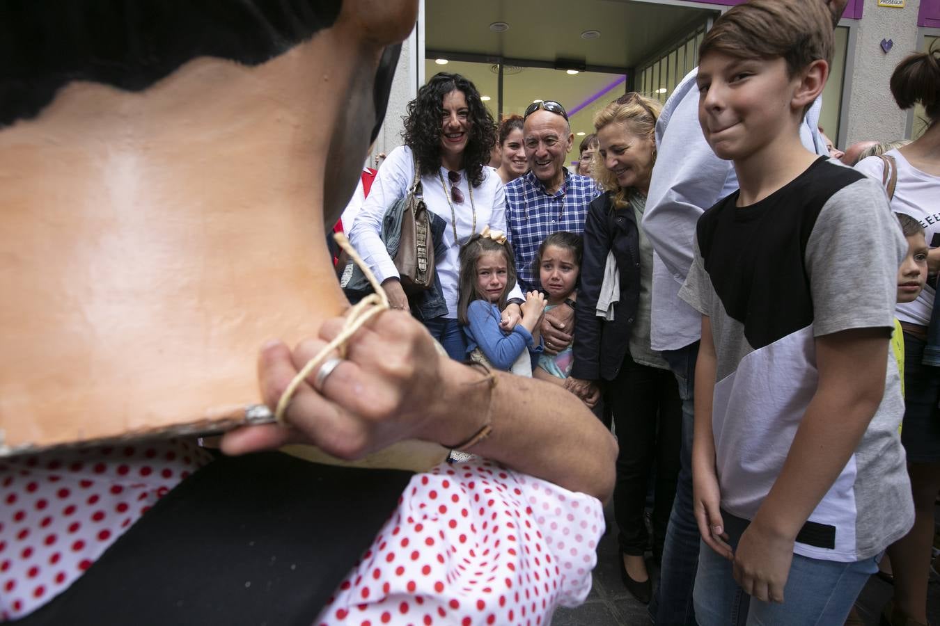 Música, diversión y también moda, en el arranque de los días grandes de la Feria del Corpus, que ha vivido una mañana vibrante con calles abarrotadas. Puedes ver todas las fotos del Corpus pinchando en  este enlace .