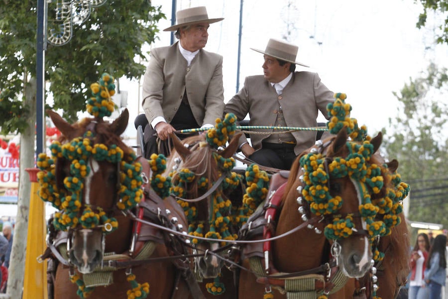 La afluencia de visitantes aumenta conforme se van acercando los días grandes de las fiestas. Para ver todas las fotografías de este Corpus, pulsa en el siguiente enlace.