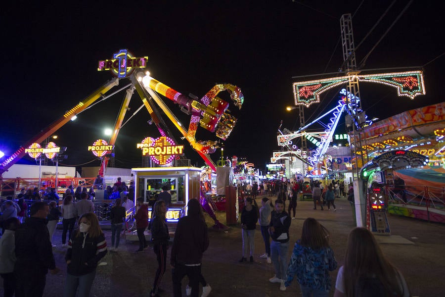 La afluencia de visitantes aumenta conforme se van acercando los días grandes de las fiestas. Para ver todas las fotografías de este Corpus, pulsa en el siguiente enlace.