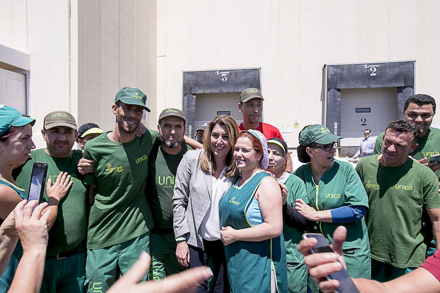 La presidenta de la Junta de Andalucía ha vuelto hoy a Granada tras un tiempo sin visitas para recorrer las instalaciones de la cooperativa El Grupo de Castell de Ferro