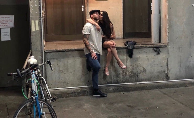 La televisiva y el futbolista visitaron el campo de concentración de Sachsenhausen en su visita a Berlín