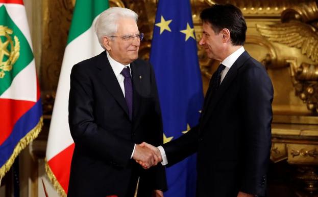 Giuseppe Conte jura el cargo ante el jefe del Estado italiano, Sergio Mattarella.