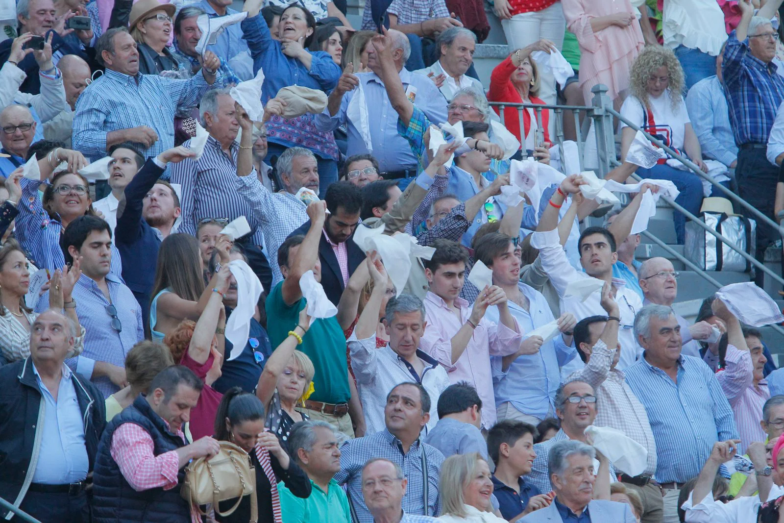 Las mejores imágenes de la corrida del viernes. Para ver el resto de las fotografías del Corpus puedes hacerlo en  este enlace