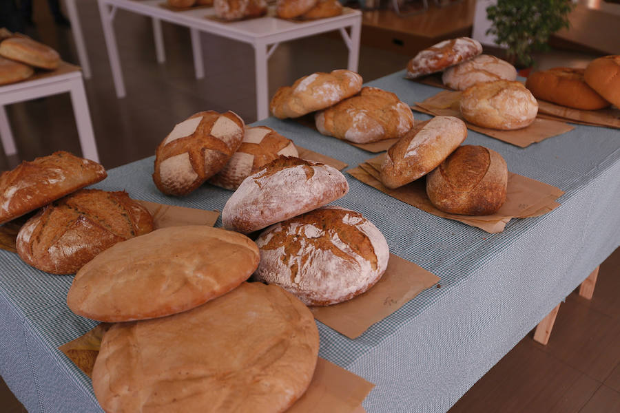 La ciudad acoge la primera semifinal de la 'Ruta española del buen pan', con la participación de obradores de toda Andalucía, y esta tarde hay una cata abierta al público