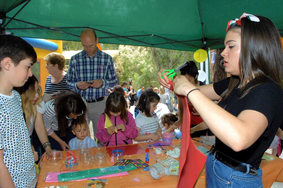 Las 44 personas jubiladas que han trabajado en los últimos años en la planta embotelladora recibieron un homenaje y una placa conmemorativa