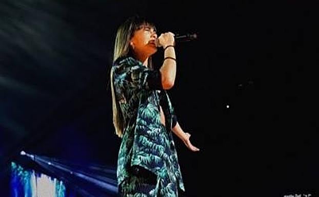 El revulsivo traje de Zara de Aitana que desata la euforia: lo puedes partir en dos