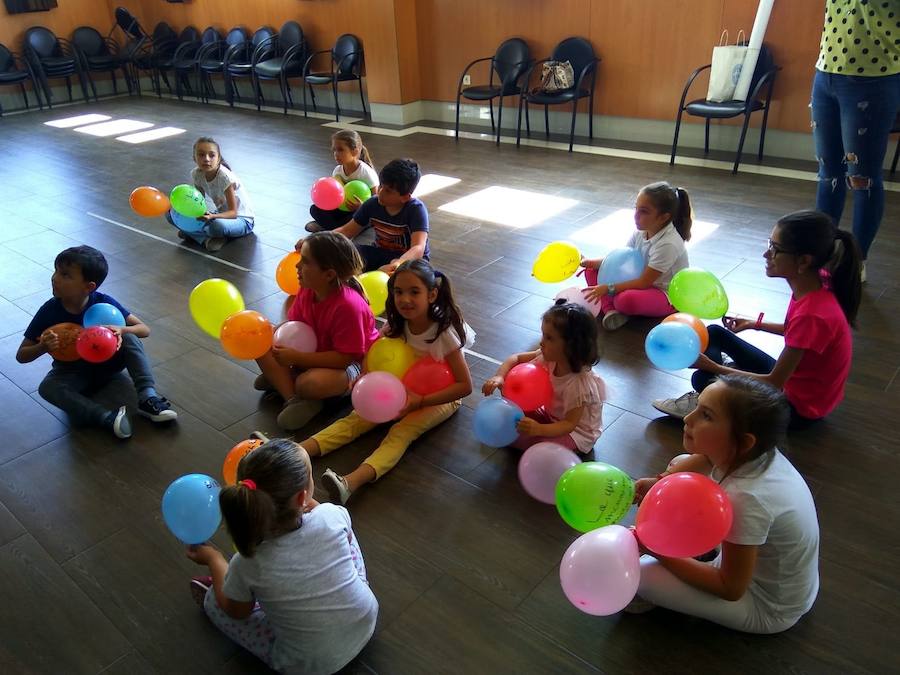 Más de una decena de críos han disfrutado de una actividad divertida y creativa