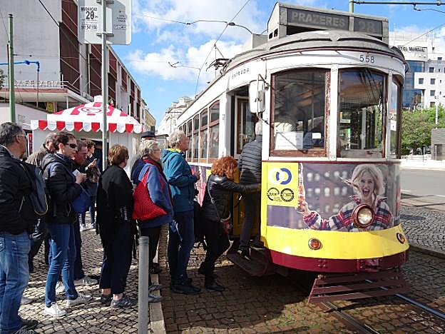 A la cola para ver Portugal: los turistas duplican a la población