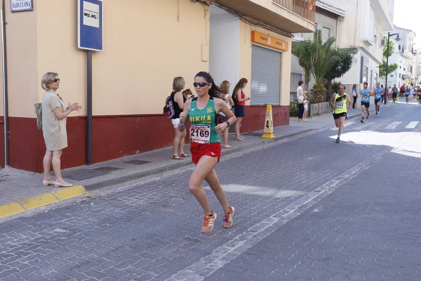 Manuel Santiago y Claudia Estévez se sobreponen al calor en Dúrcal