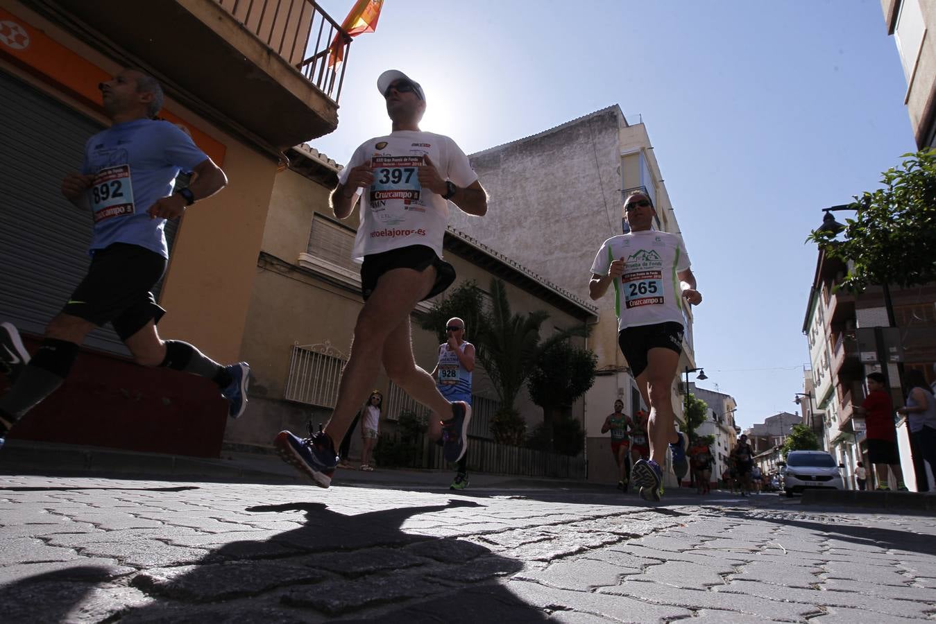 Manuel Santiago y Claudia Estévez se sobreponen al calor en Dúrcal