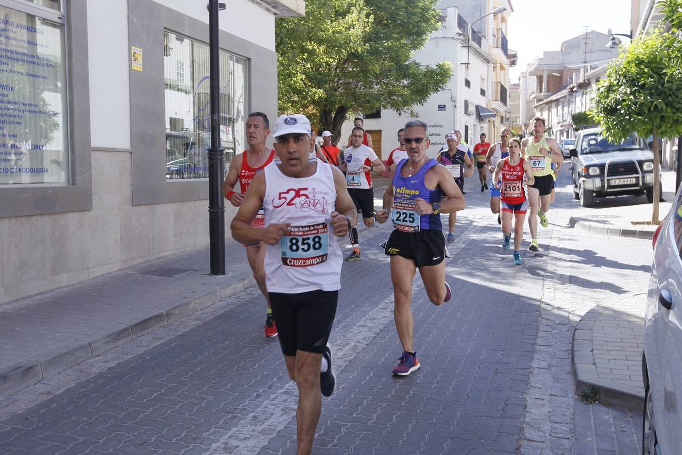 Manuel Santiago y Claudia Estévez se sobreponen al calor en Dúrcal