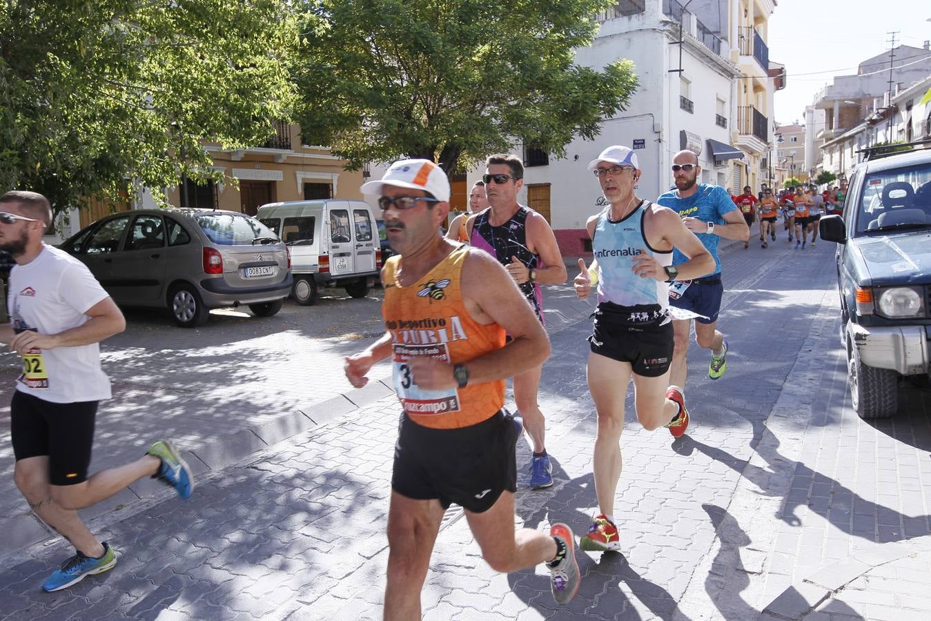 Manuel Santiago y Claudia Estévez se sobreponen al calor en Dúrcal