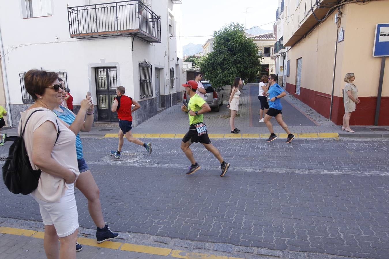 Manuel Santiago y Claudia Estévez se sobreponen al calor en Dúrcal