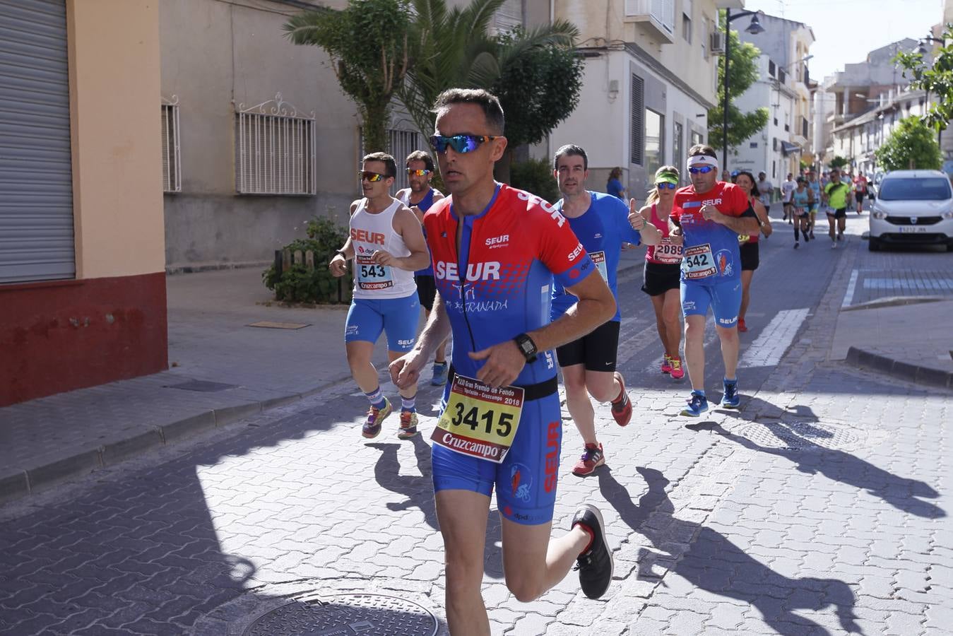 Manuel Santiago y Claudia Estévez se sobreponen al calor en Dúrcal