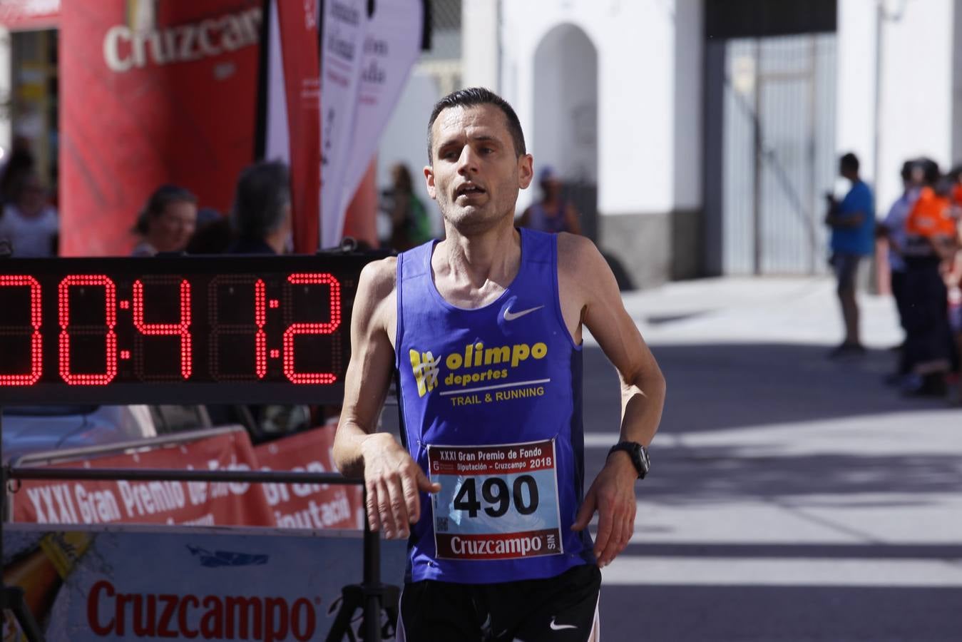 Manuel Santiago y Claudia Estévez se sobreponen al calor en Dúrcal