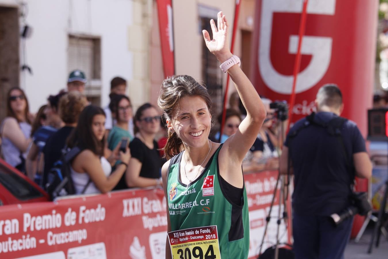 Manuel Santiago y Claudia Estévez se sobreponen al calor en Dúrcal