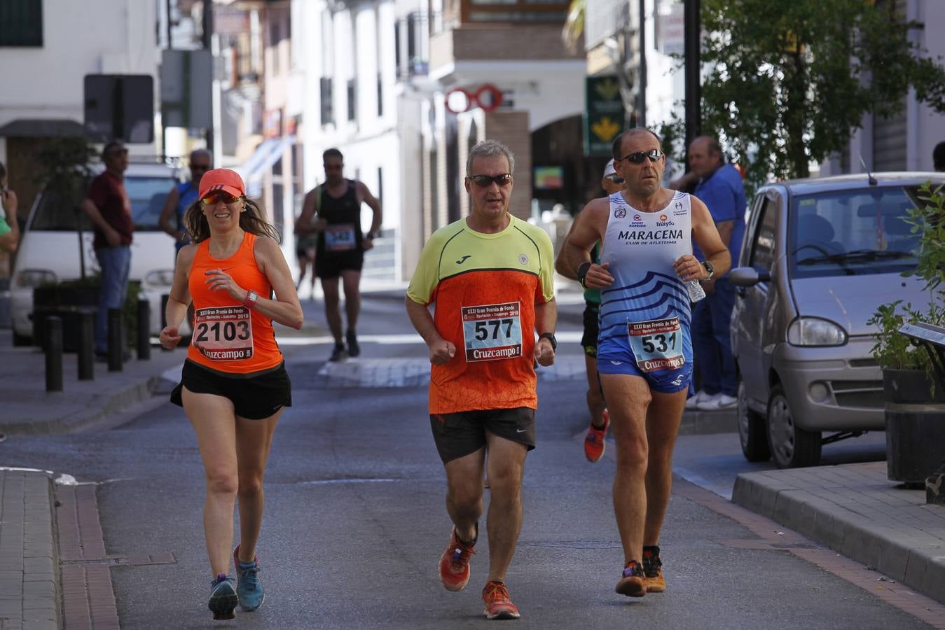 Manuel Santiago y Claudia Estévez se sobreponen al calor en Dúrcal