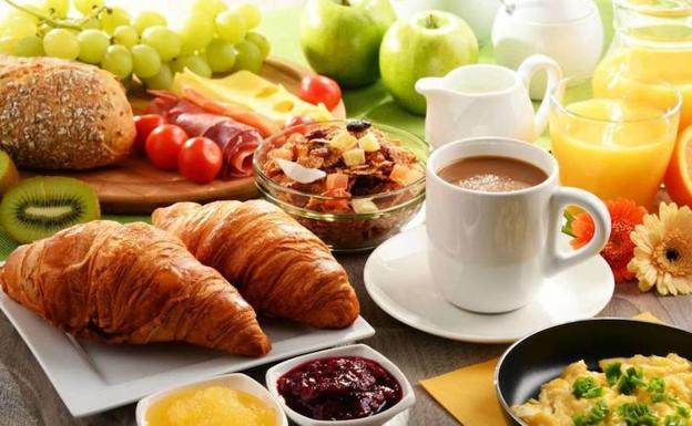 Los 5 alimentos que deberías olvidar para desayunar