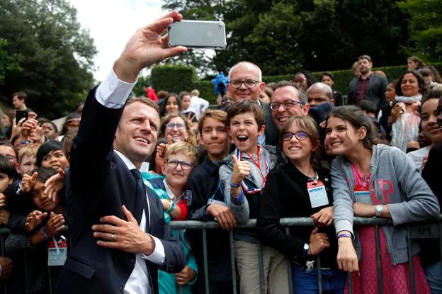 ¿Hay que llamar «señor o señora» a los políticos? «Se están perdiendo los valores»