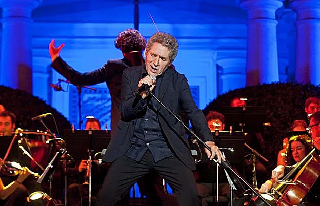 Miguel Ríos con la Orquesta Sinfónica de Universal Music, dirigida por Carlos Checa.