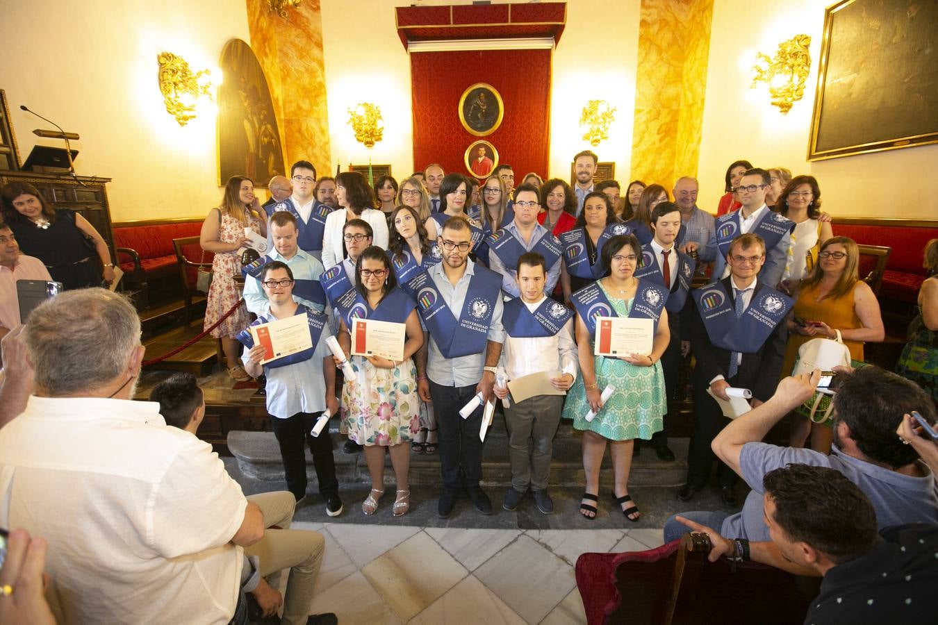 La Facultad de Derecho acoge el acto de graduación del primer diploma de inclusión social y laboral de estas características en la Universidad granadina