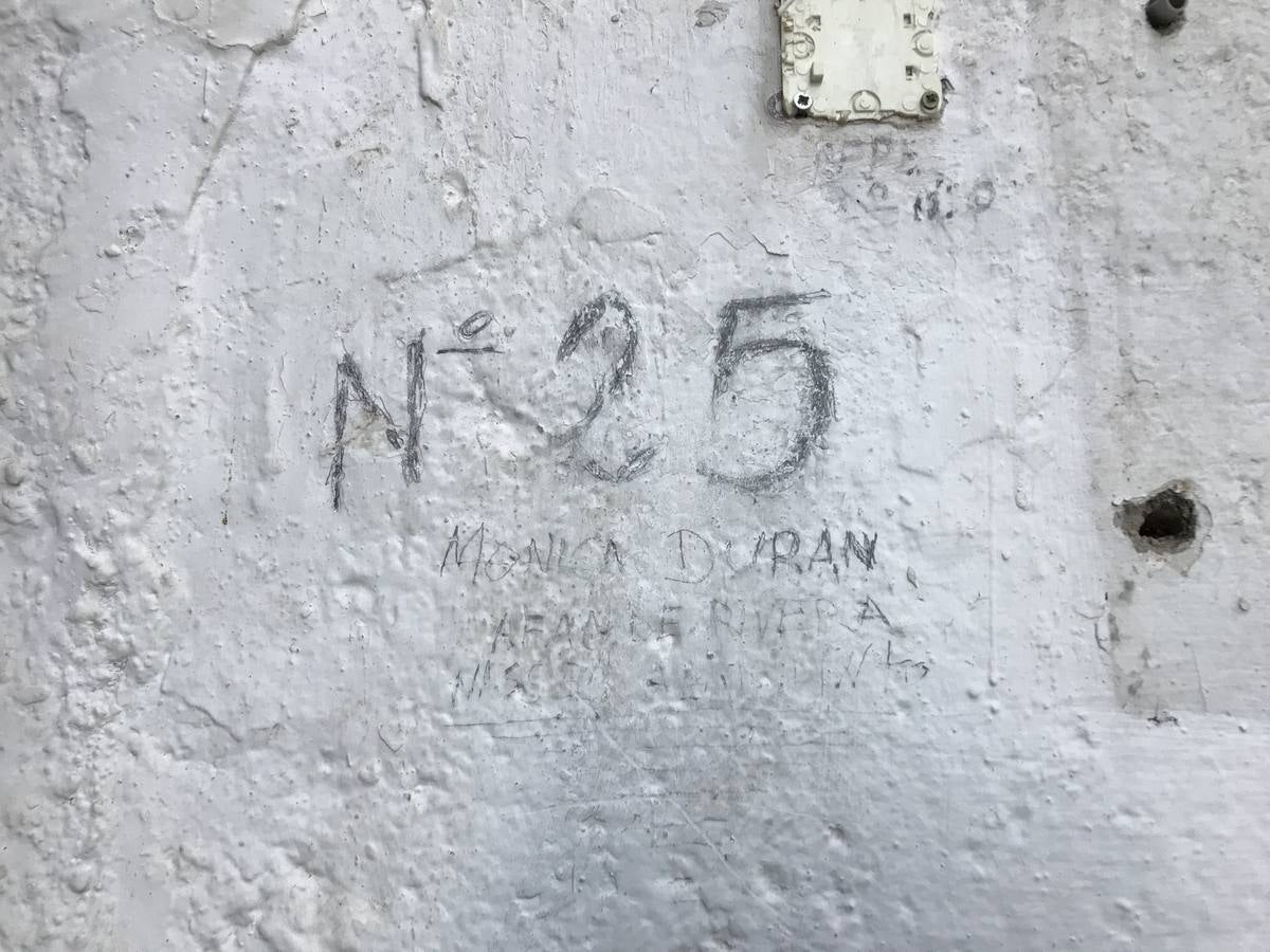 El edificio situado en el número 25 de la calle Tiña está declarado ruina legal urbanístiva y se pide a sus dueños que hagan obras de conservación. 