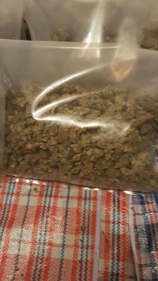 La droga se prepara en bolsas para su traslado a las 'guarderías', donde se almacena hasta su venta.