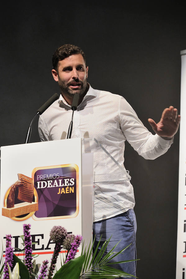 En la entrega de los IDEALES hubo emoción, risas y en los discursos también hubo cabida para las reivindicaciones