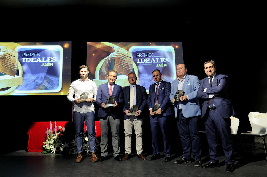 En la entrega de los IDEALES hubo emoción, risas y en los discursos también hubo cabida para las reivindicaciones