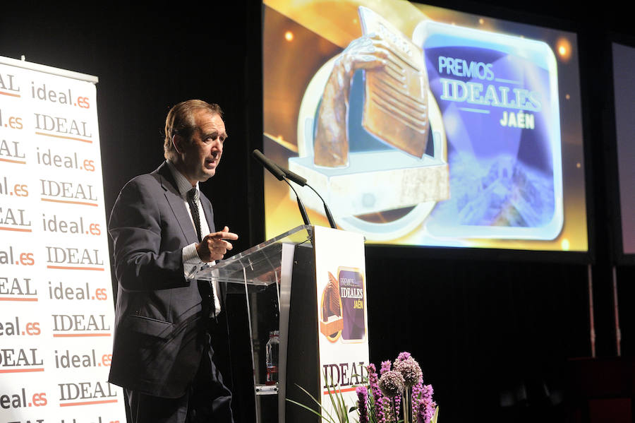 En la entrega de los IDEALES hubo emoción, risas y en los discursos también hubo cabida para las reivindicaciones