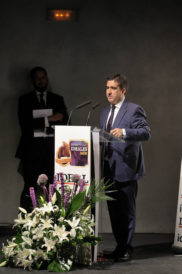 En la entrega de los IDEALES hubo emoción, risas y en los discursos también hubo cabida para las reivindicaciones