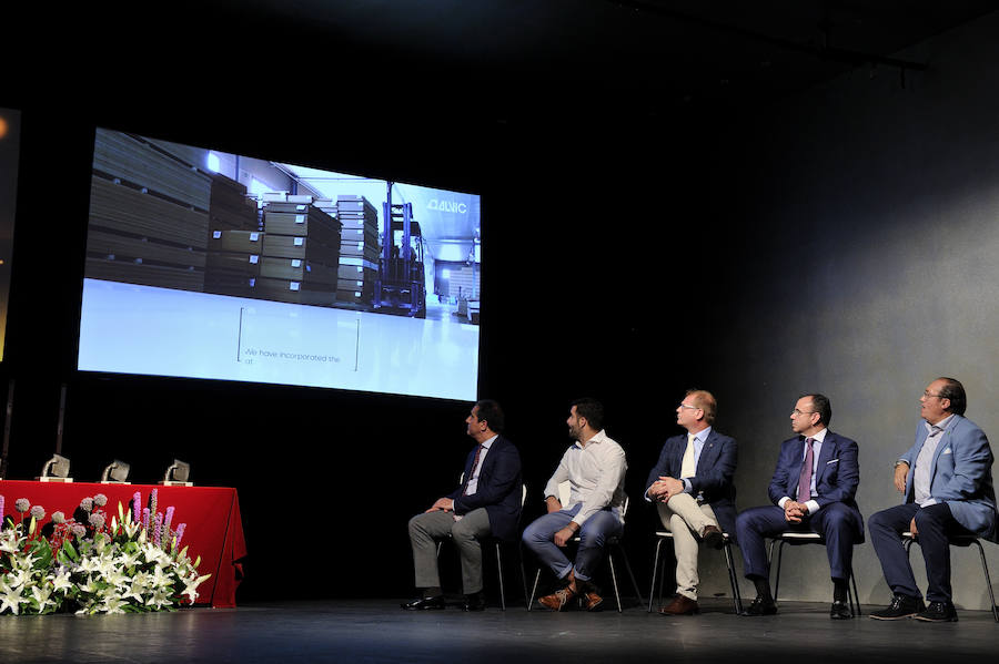 En la entrega de los IDEALES hubo emoción, risas y en los discursos también hubo cabida para las reivindicaciones