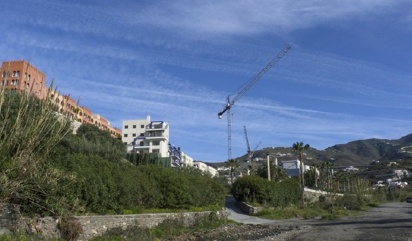 Punto Negro 1 - Playa de Cabria | "Cuando parecía que el boom urbanístico era cosa del pasado, en Cabria se está aprovechando hasta el último metro para construir", señala Ecologistas en Acción en su informe.