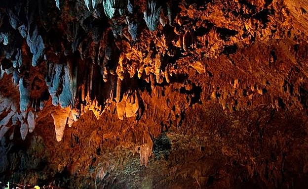 Desaparece todo un equipo de fútbol infantil en una cueva de Tailandia