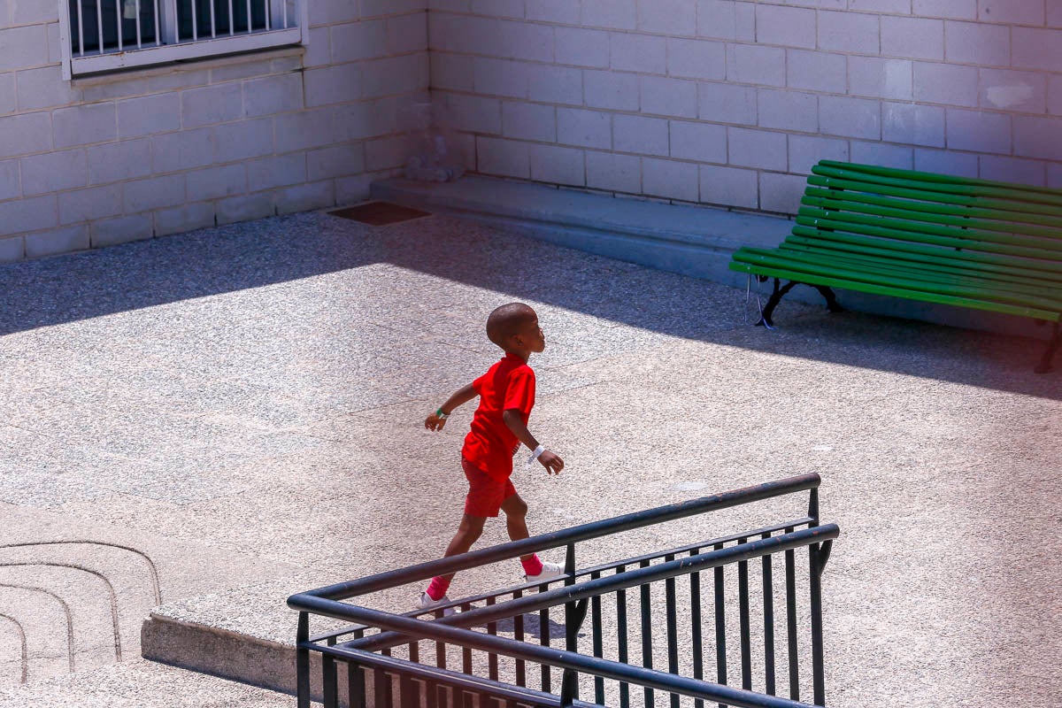 Cruz Roja está a la espera de recibir los permisos para poder para trasladar a las madres con hijos a hostales 